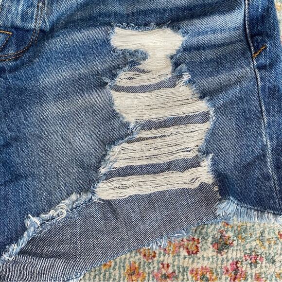 GOOD AMERICAN $119 BOMBSHELL Denim Distressed SHORTS Blue (153) sz 2/26 - Picture 12 of 14